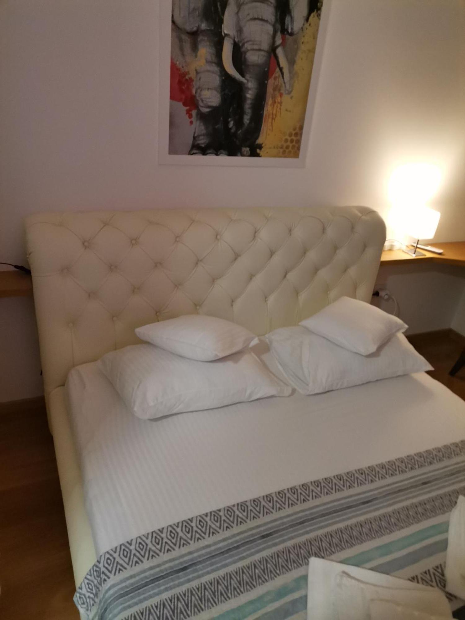 Pupin Palata Business Apartman B5 Novi Sad Room photo