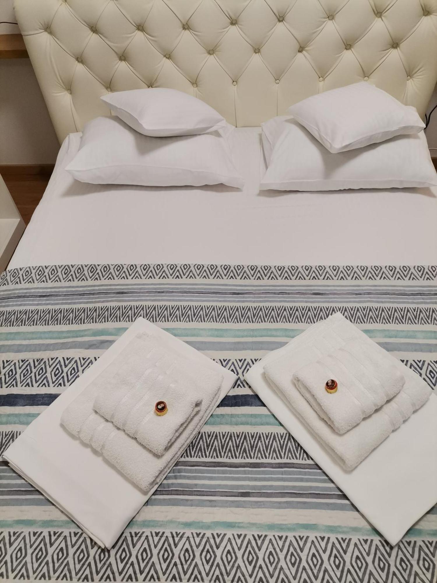 Pupin Palata Business Apartman B5 Novi Sad Room photo